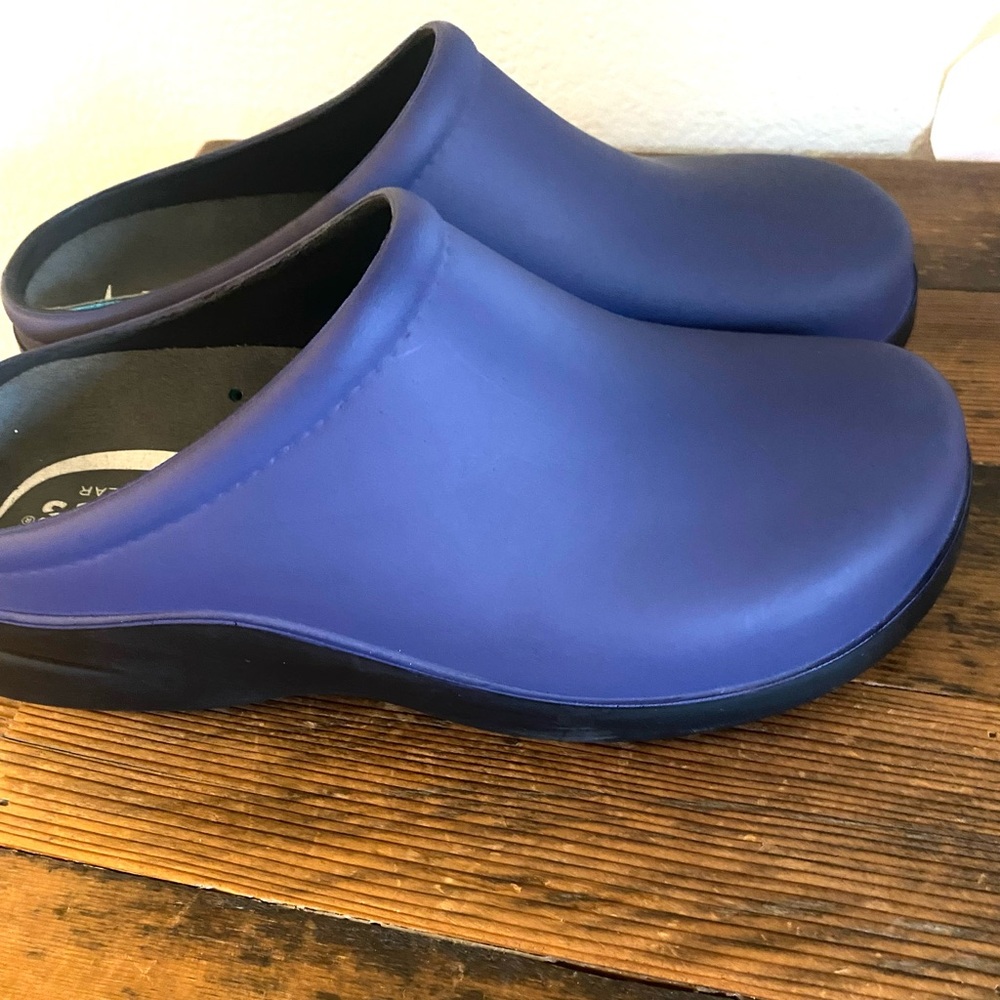 Dansko Purple Clogs 9W
